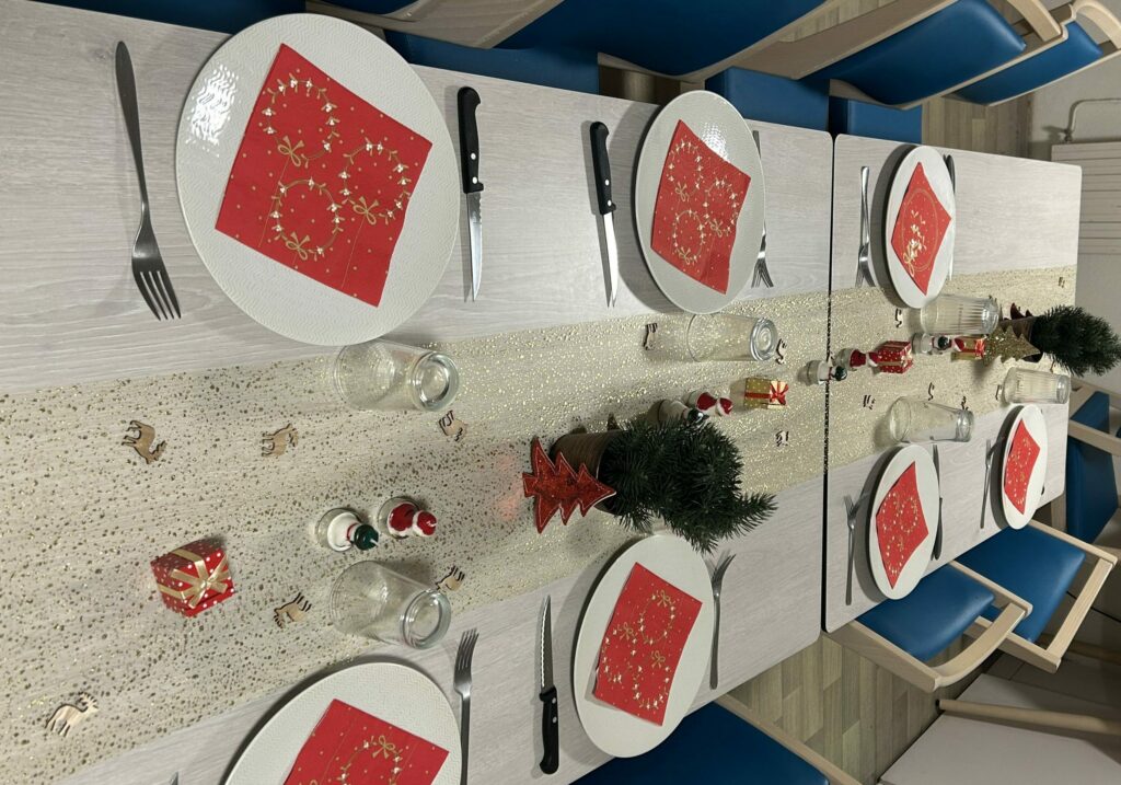 table décoré de noël